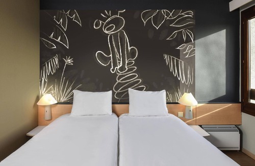 Fleurus Hotel | ibis Charleroi Airport Brussels South