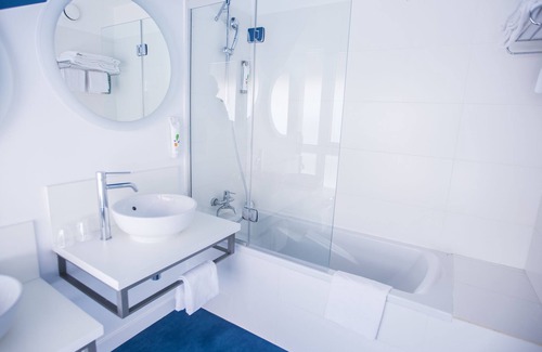 Old Town Hotel | ibis Styles Toulon Centre Port