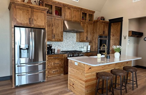 Goldsboro Cabin | Iconic West Texas Sunset and Scenic Views