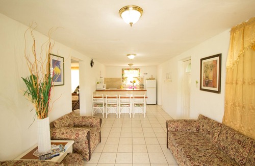 Welches Apartment | Ideal 2-bedroom apartment on Barbados' South Coast, near beach and attractions!