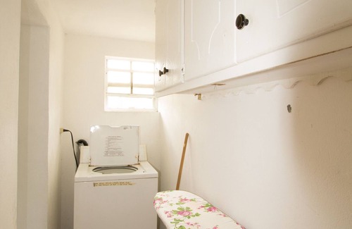 Welches Apartment | Ideal 2-bedroom apartment on Barbados' South Coast, near beach and attractions!