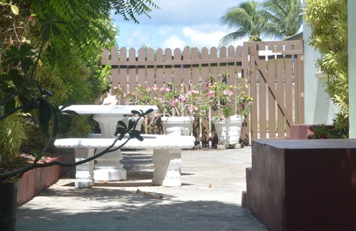 Welches Apartment | Ideal 2-bedroom apartment on Barbados' South Coast, near beach and attractions!