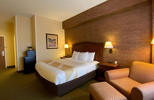 Augusta House | Ideal Choice for Business & Leisure Travels!