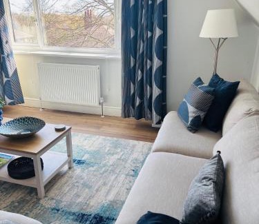 Wakefield Apartment | Ideal Contractor Business & Family Friendly 2-Bed Apartment Quiet & Spotless with Fast WiFi Large Screen Smart TV