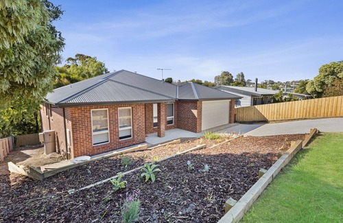 Lakes Entrance House | Ideal escape for those seeking a serene getaway