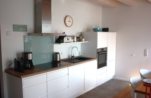 Upleward Apartment | "Ideal family vacation: Comfortable vacation apartment with garden near the sea"