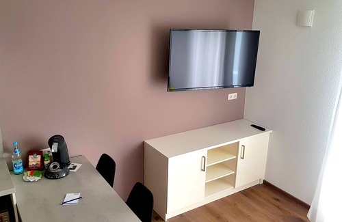 Neckarwestheim Condo | Ideal for business travelers/Temporary living - feel at home