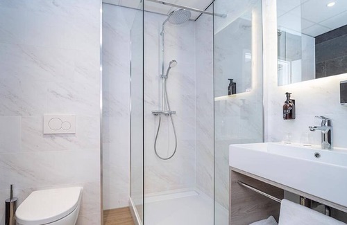 Dwingeloo Hotel | Ideal for Relaxing Stay! Free Parking, Close to Planetron Cinedome!