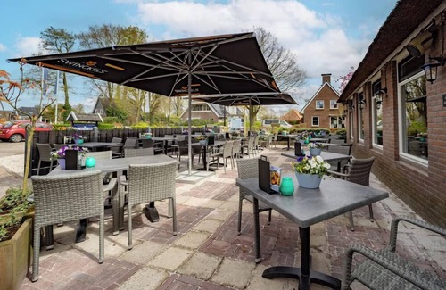 Dwingeloo Hotel | Ideal for Relaxing Stay! Free Parking, Close to Planetron Cinedome!