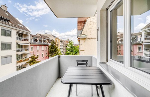 Iselin Apartment | Ideal Iselin 2 Room w/Storage, 1min to Local Market, by Blueground