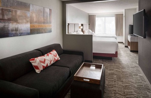 Renton Resort | Ideal Mix of Nature and City! 2 Convenient Units, Indoor Pool!