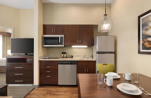 Feather Sound House | Ideal Mix of Relaxation & Fun! 2 Spacious Units, Free Breakfast, Full Kitchen!