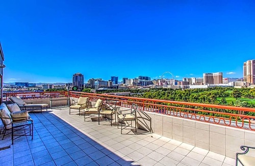 Las Vegas Apartment | Ideally located less than one mile (1 mi) from the Sands Expo and Convention Center in .