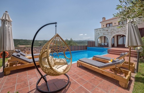 Spilia Villa | Ideally located, Villa katerina with salted Heated pool,to explore West Crete!