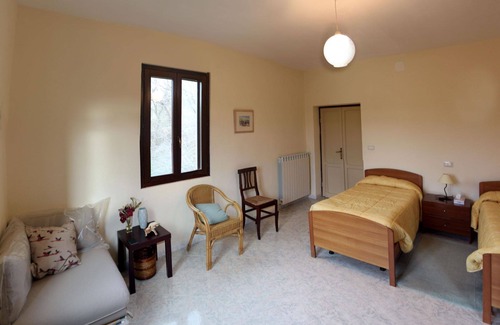 Castiglione Messer Raimondo Other | Idyllic air-conditioned villa with mountain views. Nature, villages & vineyards.