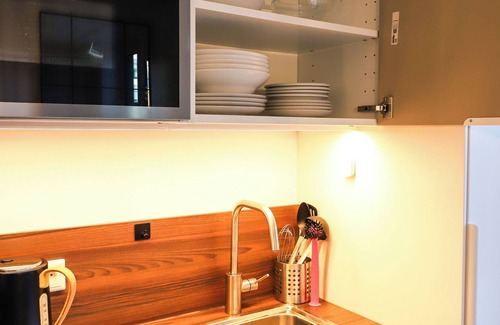 Butzbach Apartment | Idyll of the Wetterau - Parking lot - SmartTVs - Garden view