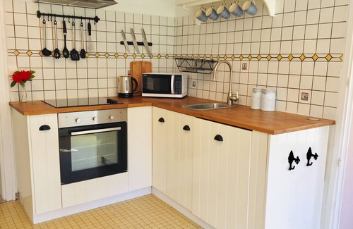 Le Fleix Cottage | Idyllic and rustic cottage in stunning grounds with private terrace