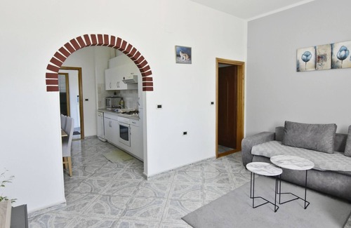 Valica Apartment | Idyllic apartment in Valizza-Umag surrounded by greenery, air-conditioned, WiFi