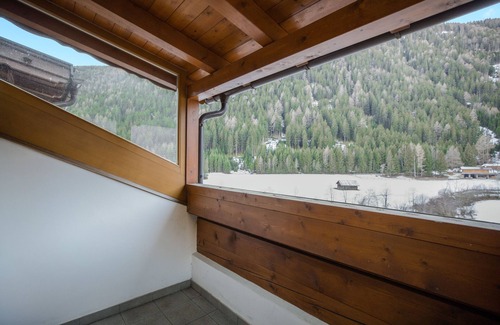 Valles Apartment | Idyllic Apartment "Wieserhof Benjamin" with Balcony, Mountain View & Wi-Fi