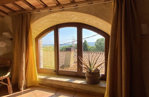Sobrestany House | Idyllic barn with garden, pool, and free high speed Wi-Fi.