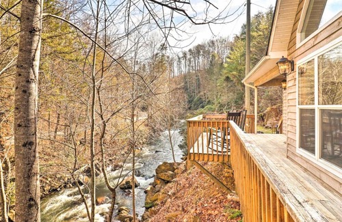 Bryson City House | Idyllic Creekside Bryson City Gem with Fire Pit!