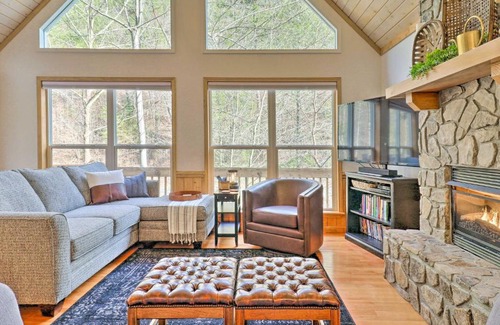 Bryson City House | Idyllic Creekside Bryson City Gem with Fire Pit!