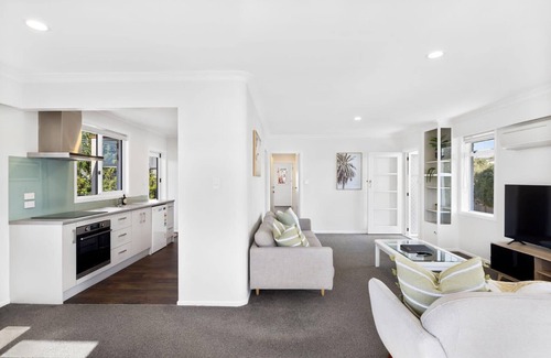 Mount Maunganui House | Idyllic family escape, Close to the beach an Mount