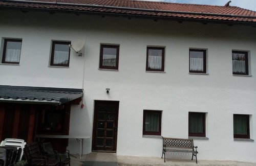 Hutthurm Apartment | Idyllic holiday home in high altitude in the Bavarian Forest, WiFi