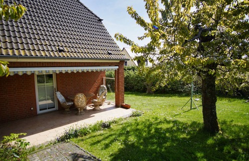 Putbus House | Idyllic location with its own garden - Dat Bienenhuus