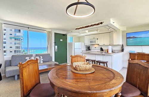 Diamond Head - Kapahulu - St. Louis Apartment | Idyllic Ocean Views from 12th floor 1 Bedroom Suite with Full Kitchen