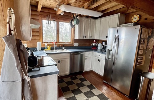 Hudson Cabin | Idyllic Retro Hudson Cabin