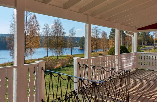 Axland House | Idyllic sunny lakeside location with only 20 m to the private jetty and boat.