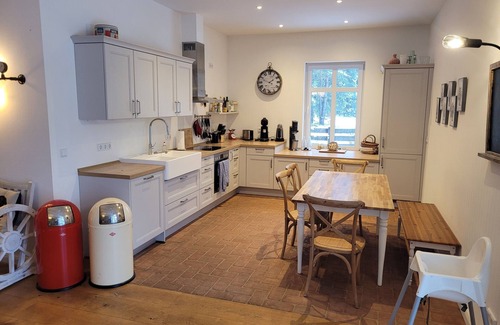 Lychen Apartment | Idyllically situated forester's lodge by the lake in the middle of nature, Hasewohnung