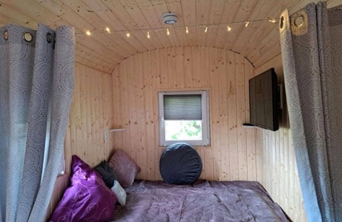 Rudershausen House | Idyllische Übernachtung im Bauwagen mit Outdoordusche und Outdoorküche