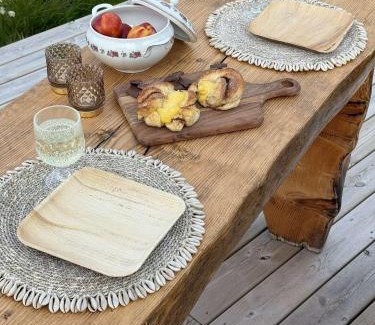 Silda Other | Idyllisk overnatting i dome ved sandstrand