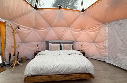 Silda Other | Idyllisk overnatting i dome ved sandstrand