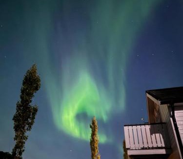 Tverlandet House | Idyllisk sjøhus på Naurstad