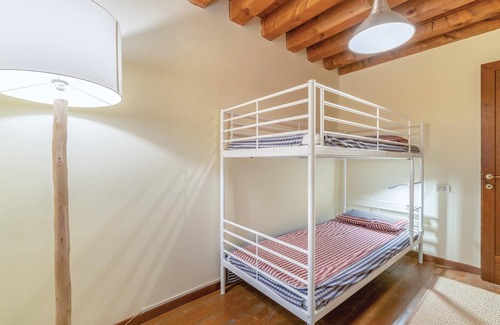 Castelgomberto House | If you are looking for a spectacular location for your vacation in Veneto, this terraced house in Ca