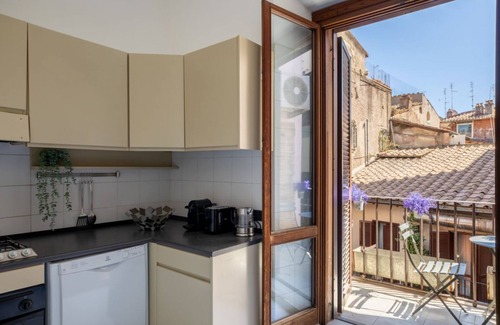 Rome City Centre Apartment | iFlat | Pantheon's shiny apartment