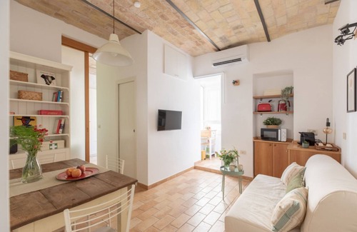 Rione XIV Borgo Apartment | iFlat | Quiet apt a few steps from the Vatican
