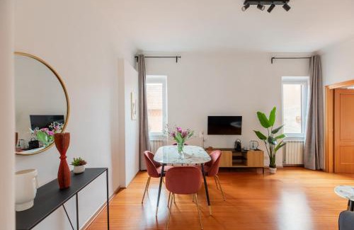 Rione IV Campo Marzio Apartment | iFlat Spanish Steps Chic & Warming Hideaway