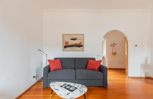 Rione IV Campo Marzio Apartment | iFlat Spanish Steps Chic & Warming Hideaway