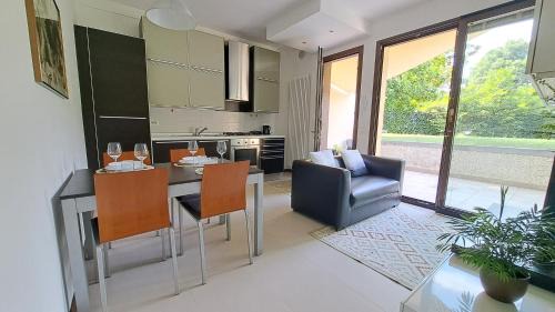 Conegliano Apartment | Il dado verde
