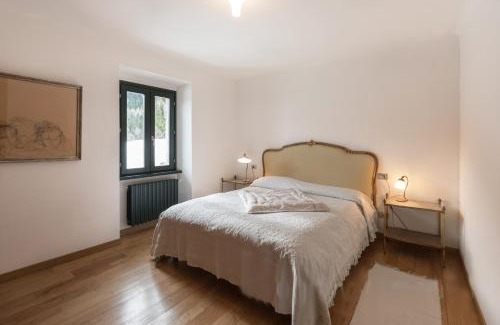 Civenna Ski Chalet | Il Larice by Wonderful Italy