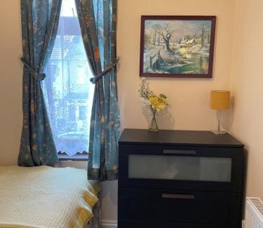 Loxford House | Ilford Express Room in East London