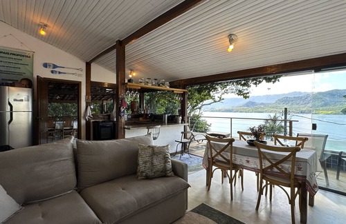 Cambaquara Ski Chalet | Ilhabela: refúgio na natureza c/vista espetacular
