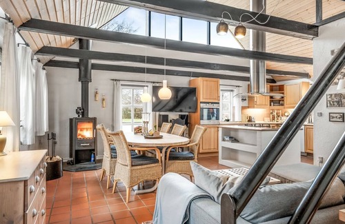 Hou House | "Ilmari" - from the sea by Interhome