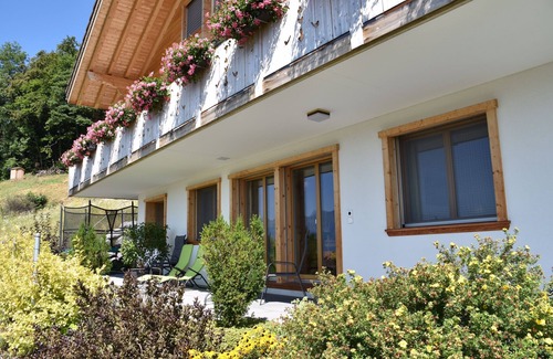 Goldiwil Ski Chalet | "Im Bergli", new holiday chalet (2014) with stunning views and free Wi-Fi