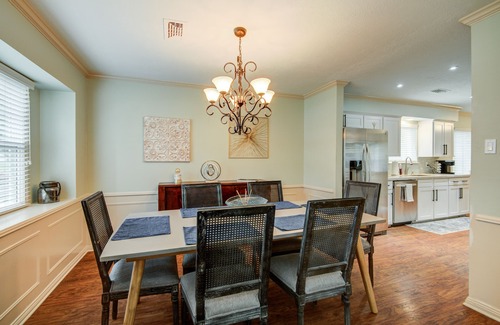 Houston House | Immaculate 4 bedroom 20 minutes to Downtown/Woodlands/Airport/Exxon w/huge yard