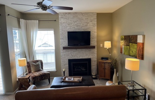 Kimball Junction Condo | Immaculate, Extended Stay or Monthly, KING BED, fully equip. kit., carport, W/D